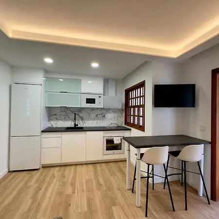 Newly Listed And Renovated In Parque Golf 마스팔로마스